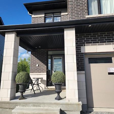 Place You Can Call Home !!! Near Ottawa Airport מראה חיצוני תמונה