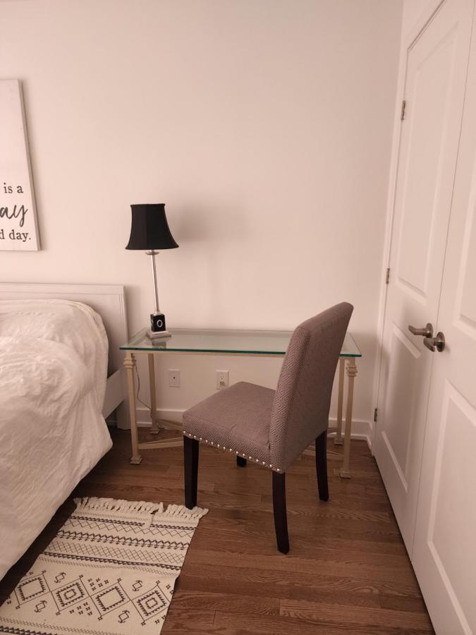 Place You Can Call Home !!! Near Ottawa Airport מראה חיצוני תמונה
